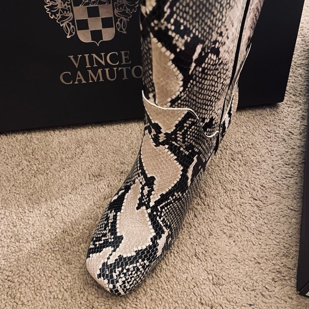 Snakeskin Pattern Knee-High Boots - Picture 2 of 9